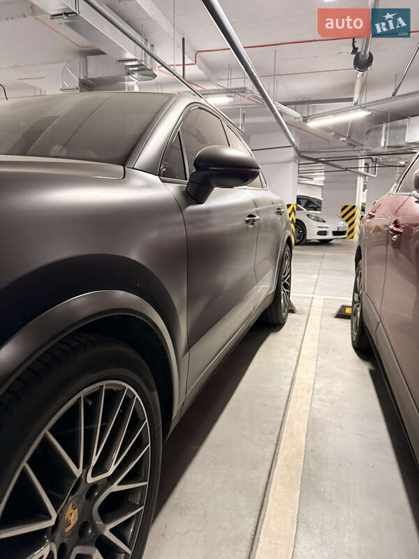 Позашляховик / Кросовер Porsche Cayenne 2021 в Києві