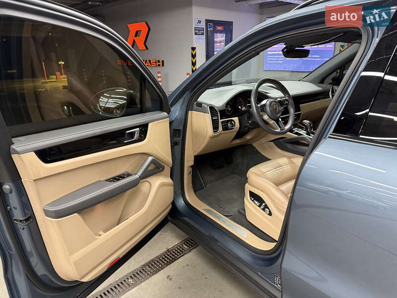 Внедорожник / Кроссовер Porsche Cayenne 2018 в Киеве фото 20 Внедорожник / Кроссовер Porsche Cayenne 2018 в Киеве