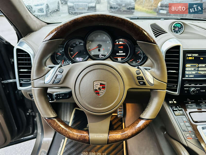 Позашляховик / Кросовер Porsche Cayenne 2012 в Харкові
