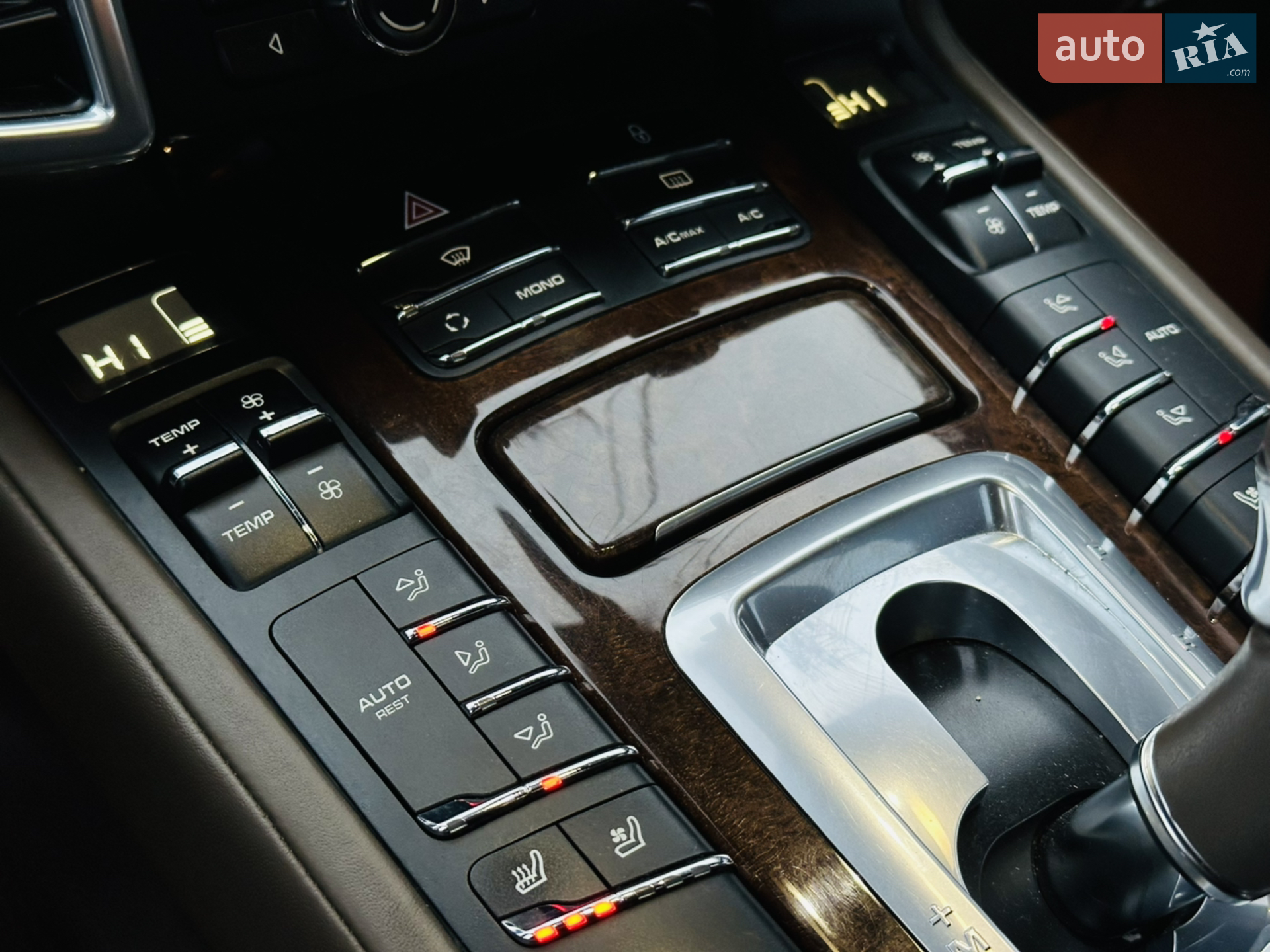 2012 Porsche Cayenne - мініатюра 37