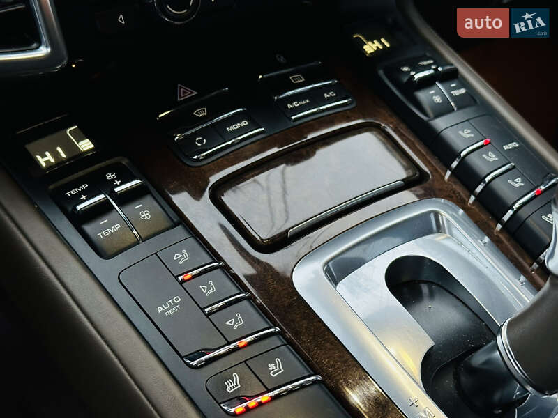 Позашляховик / Кросовер Porsche Cayenne 2012 в Харкові