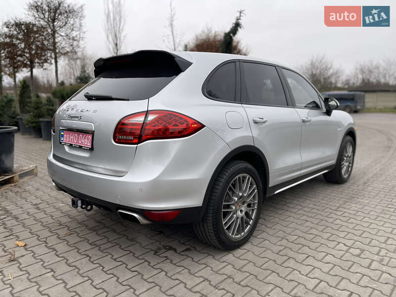 Внедорожник / Кроссовер Porsche Cayenne 2014 в Луцке