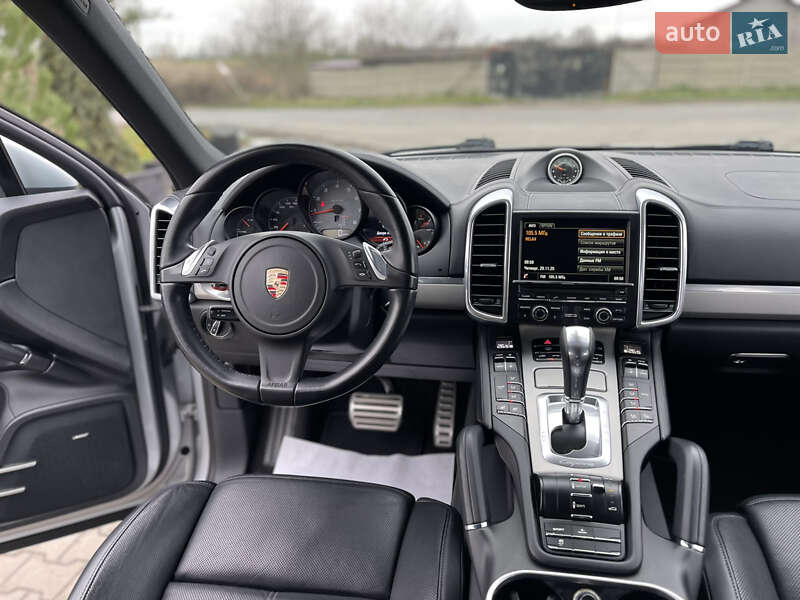 Внедорожник / Кроссовер Porsche Cayenne 2014 в Луцке