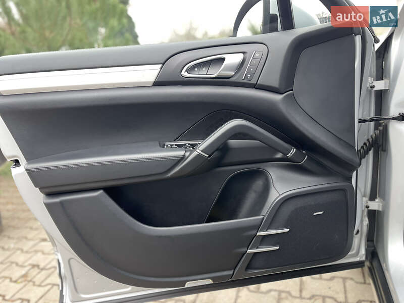 Внедорожник / Кроссовер Porsche Cayenne 2014 в Луцке