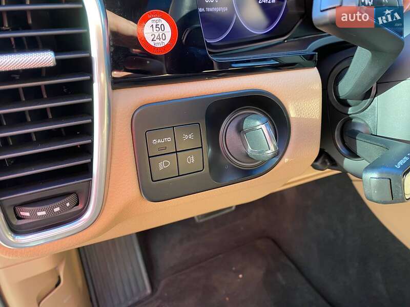 Позашляховик / Кросовер Porsche Cayenne 2022 в Львові