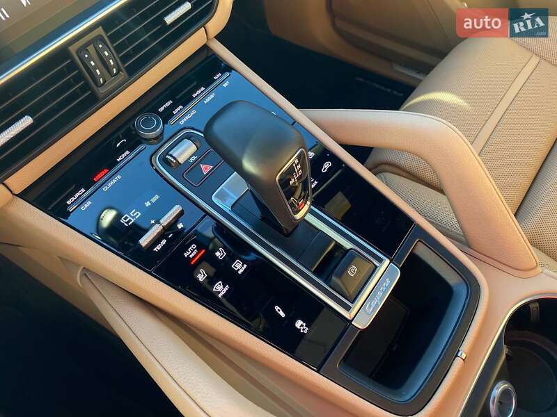 Позашляховик / Кросовер Porsche Cayenne 2022 в Львові