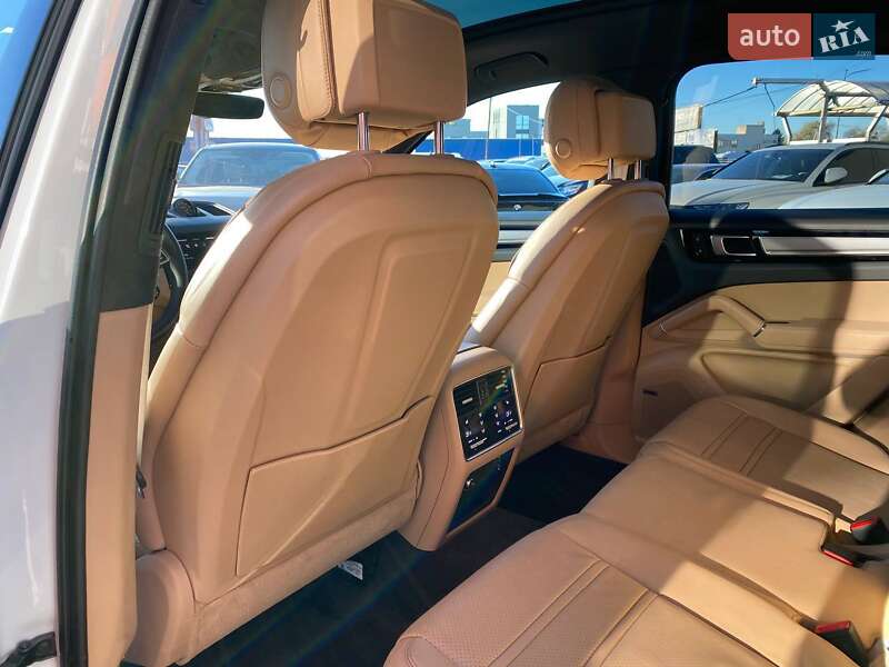 Позашляховик / Кросовер Porsche Cayenne 2022 в Львові