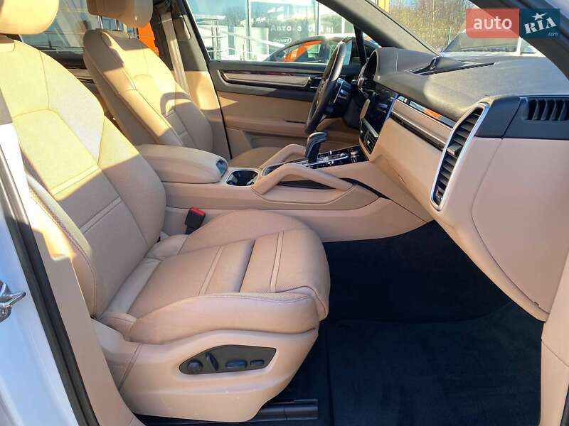 Позашляховик / Кросовер Porsche Cayenne 2022 в Львові