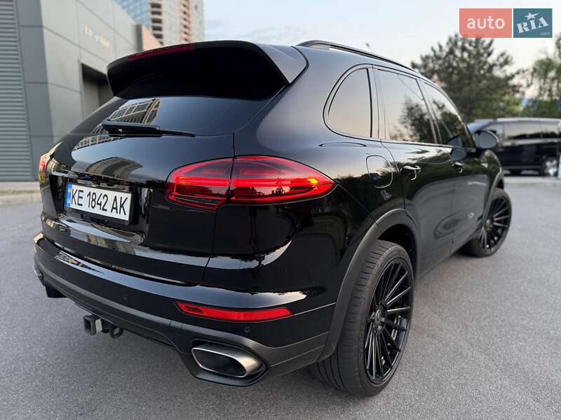 Позашляховик / Кросовер Porsche Cayenne 2017 в Дніпрі