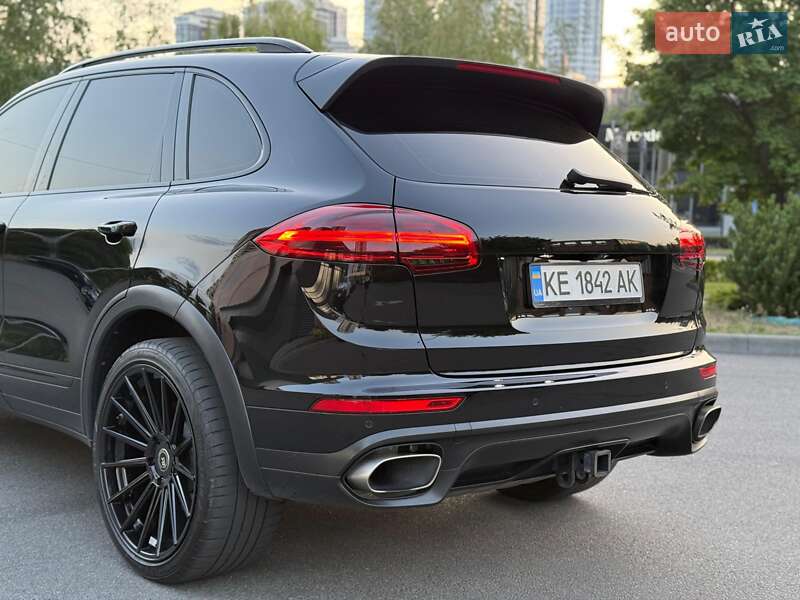 Позашляховик / Кросовер Porsche Cayenne 2017 в Дніпрі