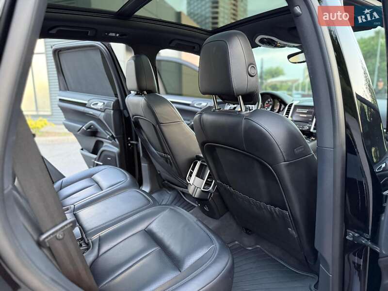 Позашляховик / Кросовер Porsche Cayenne 2017 в Дніпрі