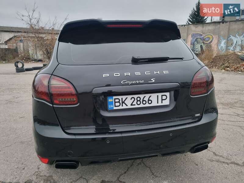 Внедорожник / Кроссовер Porsche Cayenne 2013 в Ровно