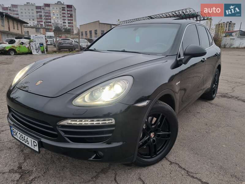 Внедорожник / Кроссовер Porsche Cayenne 2013 в Ровно
