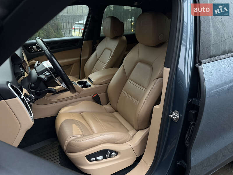 Внедорожник / Кроссовер Porsche Cayenne 2018 в Киеве