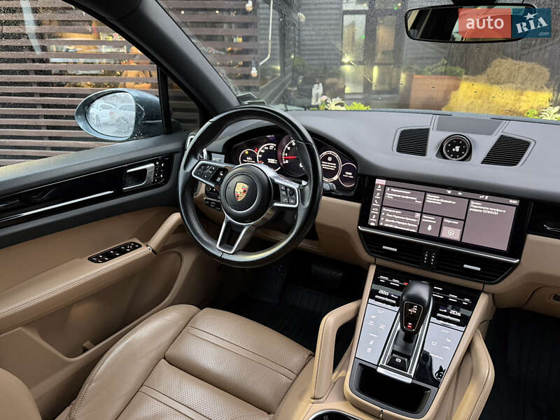 Внедорожник / Кроссовер Porsche Cayenne 2018 в Киеве