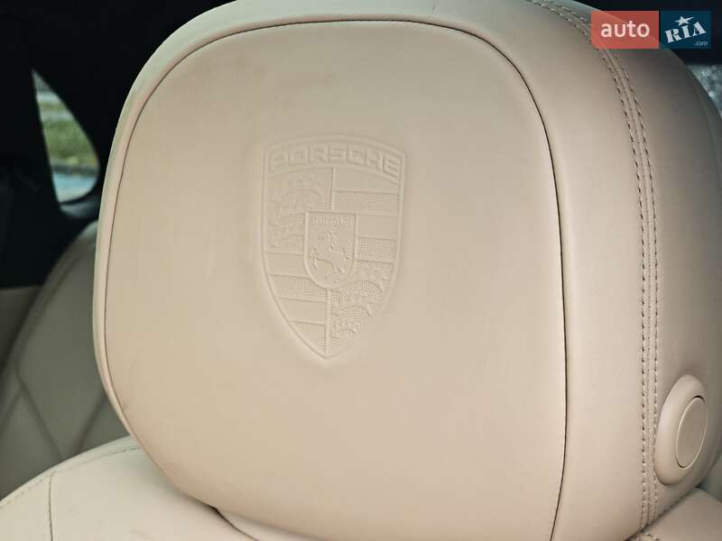 Позашляховик / Кросовер Porsche Cayenne 2018 в Києві