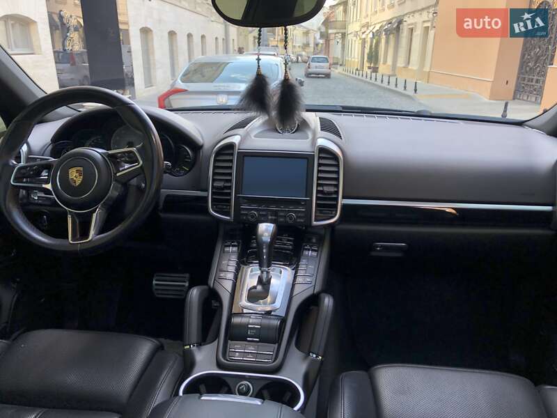Внедорожник / Кроссовер Porsche Cayenne 2015 в Одессе