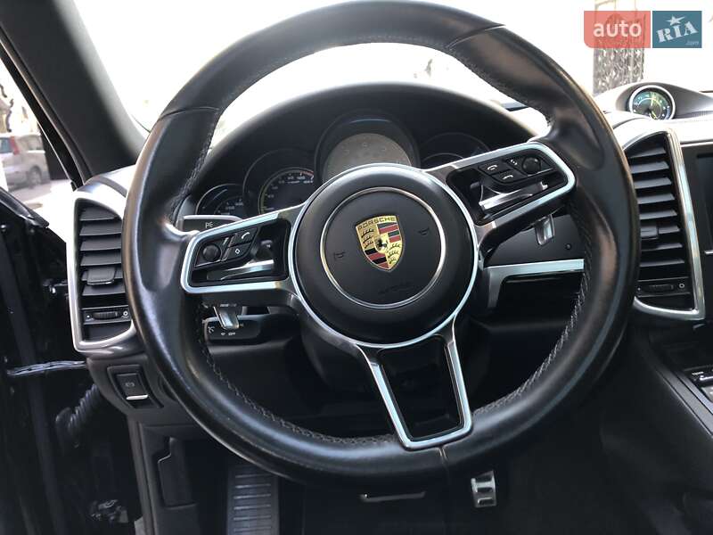 Внедорожник / Кроссовер Porsche Cayenne 2015 в Одессе
