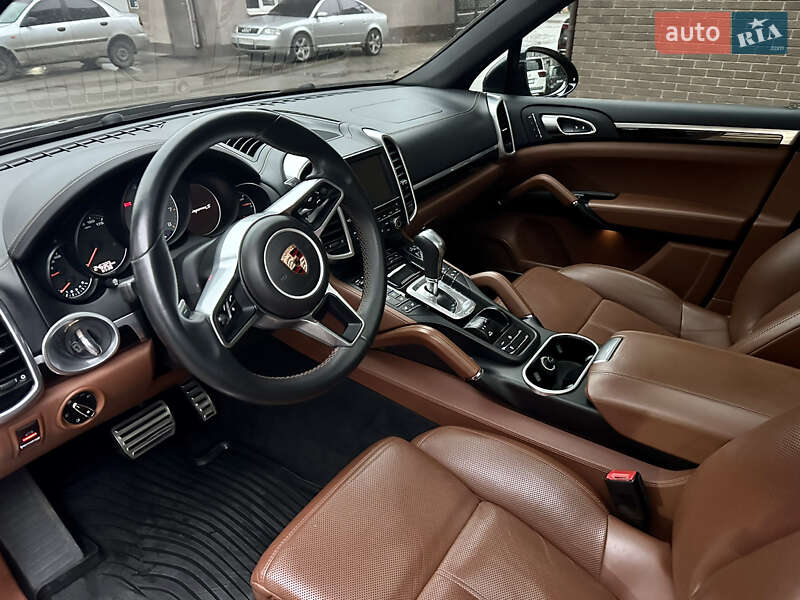 Внедорожник / Кроссовер Porsche Cayenne 2016 в Харькове