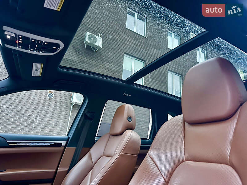 Внедорожник / Кроссовер Porsche Cayenne 2016 в Харькове