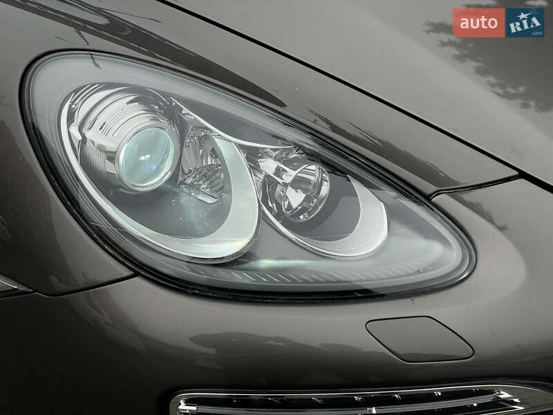 Внедорожник / Кроссовер Porsche Cayenne 2012 в Одессе