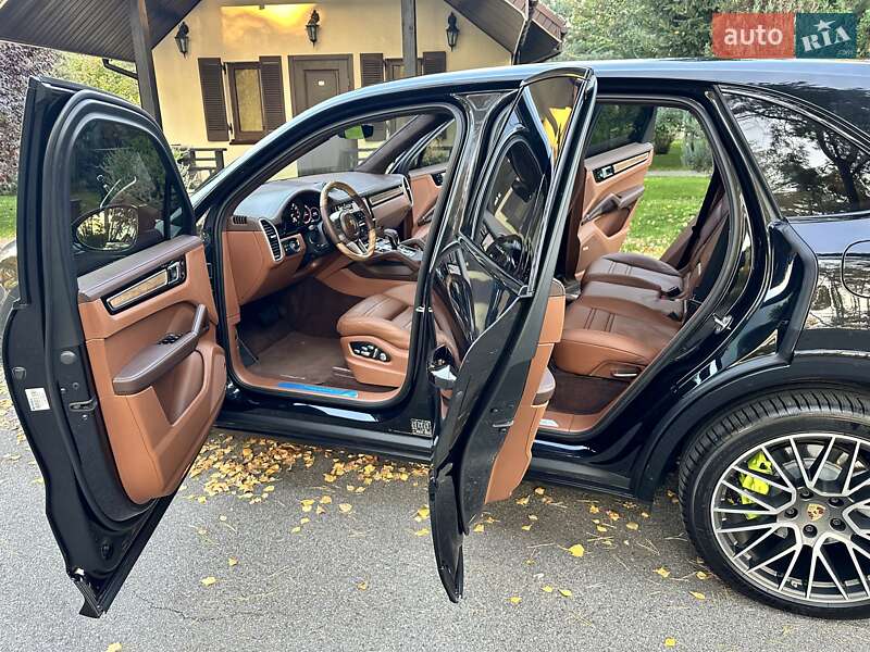Внедорожник / Кроссовер Porsche Cayenne 2018 в Киеве