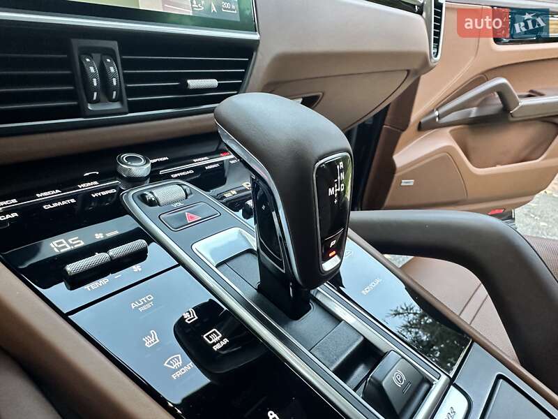 Внедорожник / Кроссовер Porsche Cayenne 2018 в Киеве