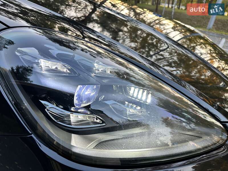 Внедорожник / Кроссовер Porsche Cayenne 2018 в Киеве