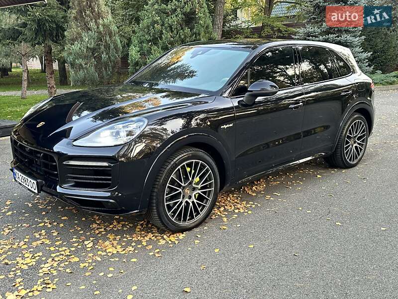 Внедорожник / Кроссовер Porsche Cayenne 2018 в Киеве
