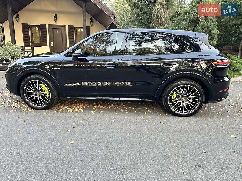 Внедорожник / Кроссовер Porsche Cayenne 2018 в Киеве