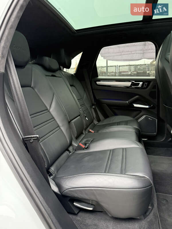 Позашляховик / Кросовер Porsche Cayenne 2018 в Києві