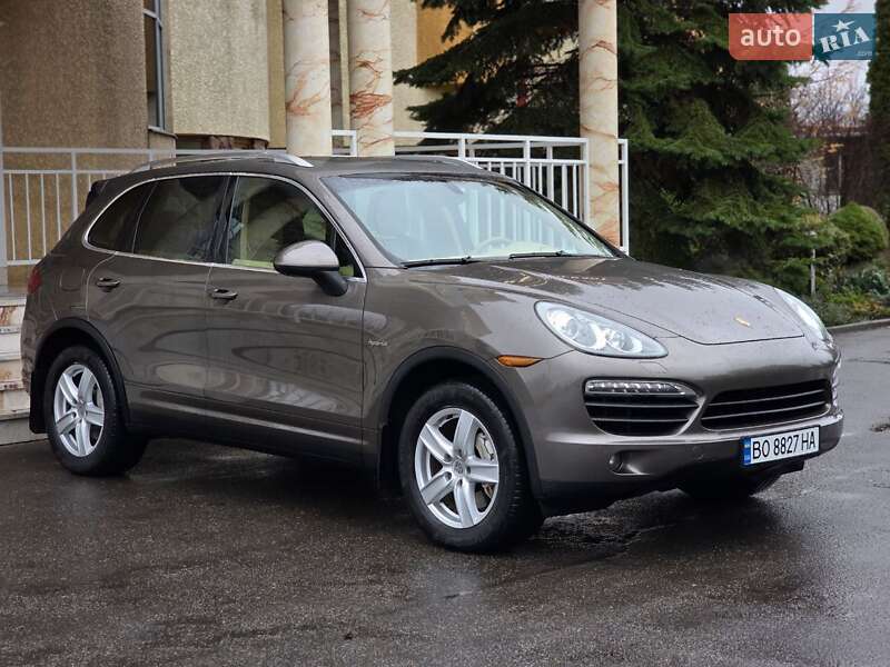 Внедорожник / Кроссовер Porsche Cayenne 2012 в Тернополе