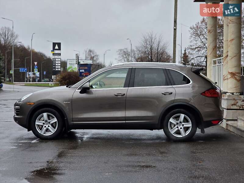 Внедорожник / Кроссовер Porsche Cayenne 2012 в Тернополе