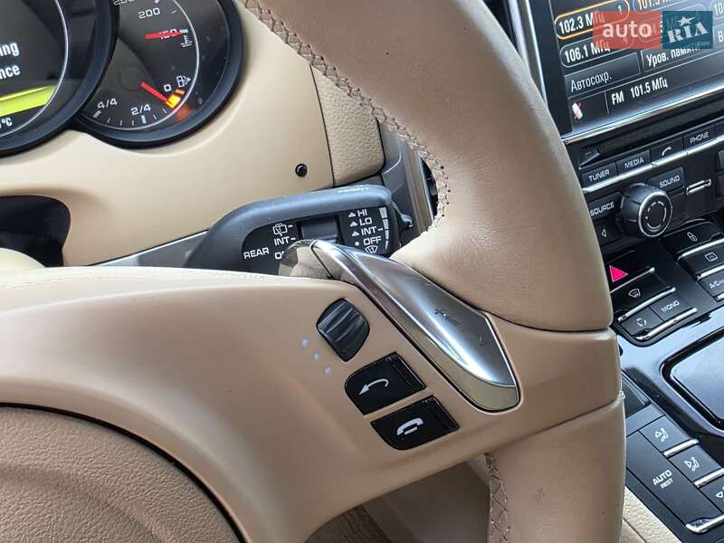 Внедорожник / Кроссовер Porsche Cayenne 2012 в Тернополе