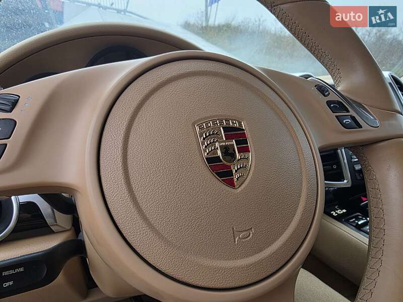 Внедорожник / Кроссовер Porsche Cayenne 2012 в Тернополе