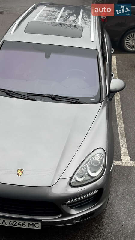 Позашляховик / Кросовер Porsche Cayenne 2010 в Києві