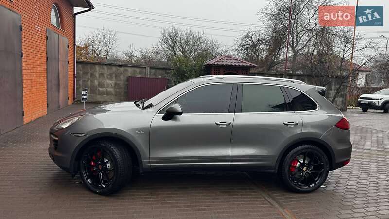 Позашляховик / Кросовер Porsche Cayenne 2010 в Києві