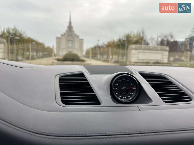 Позашляховик / Кросовер Porsche Cayenne 2019 в Києві