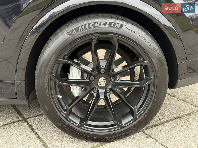 Позашляховик / Кросовер Porsche Cayenne 2019 в Києві