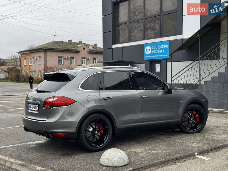 Позашляховик / Кросовер Porsche Cayenne 2010 в Києві