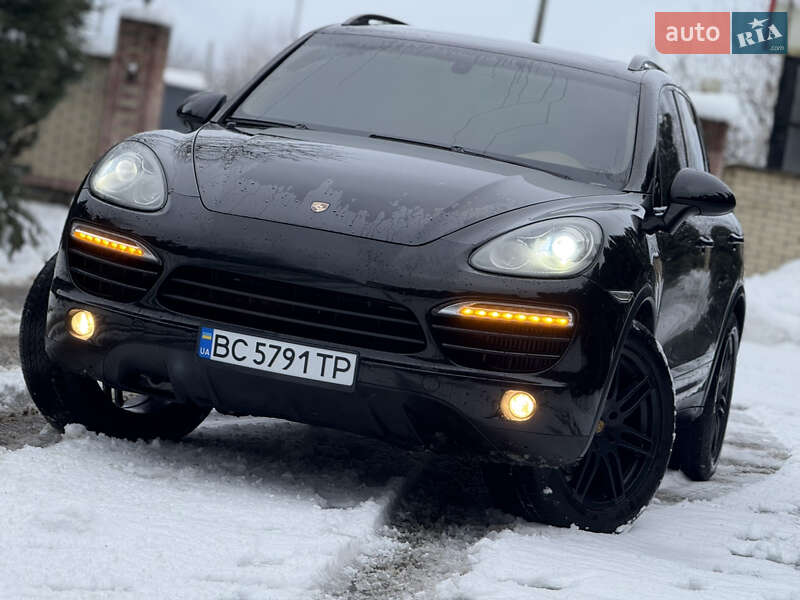 Позашляховик / Кросовер Porsche Cayenne 2012 в Самборі