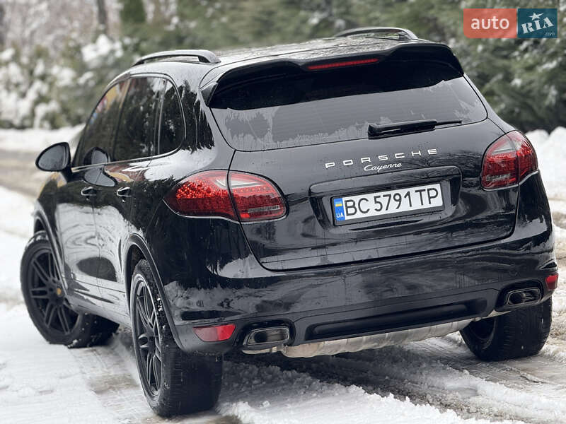 Позашляховик / Кросовер Porsche Cayenne 2012 в Самборі