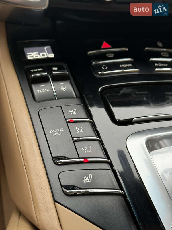 Позашляховик / Кросовер Porsche Cayenne 2012 в Самборі