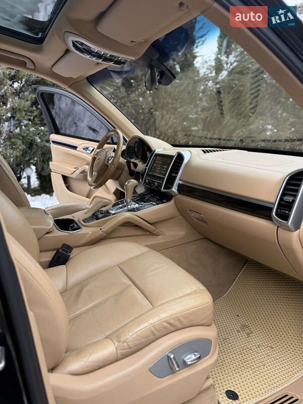 Позашляховик / Кросовер Porsche Cayenne 2012 в Самборі