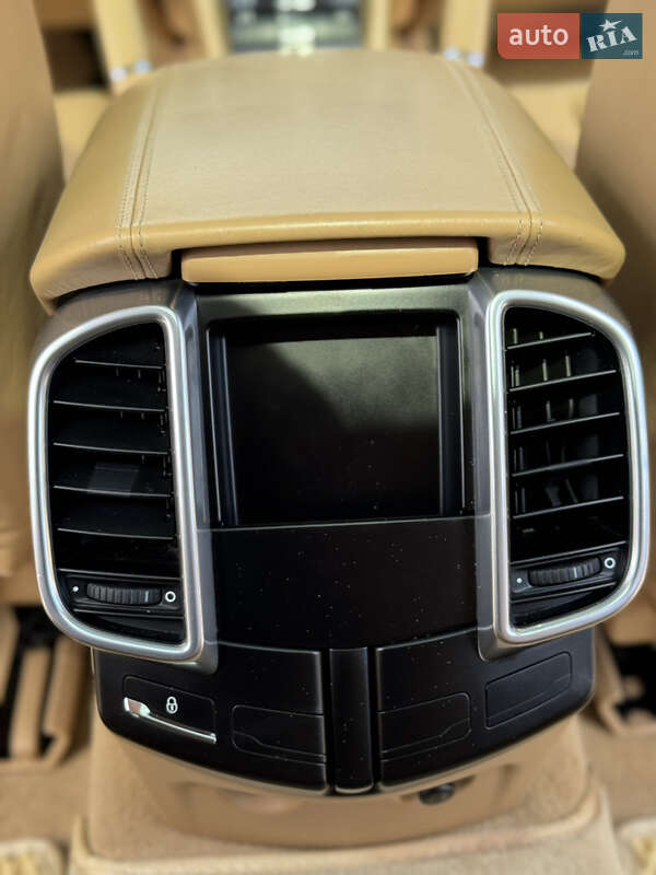 Позашляховик / Кросовер Porsche Cayenne 2012 в Самборі