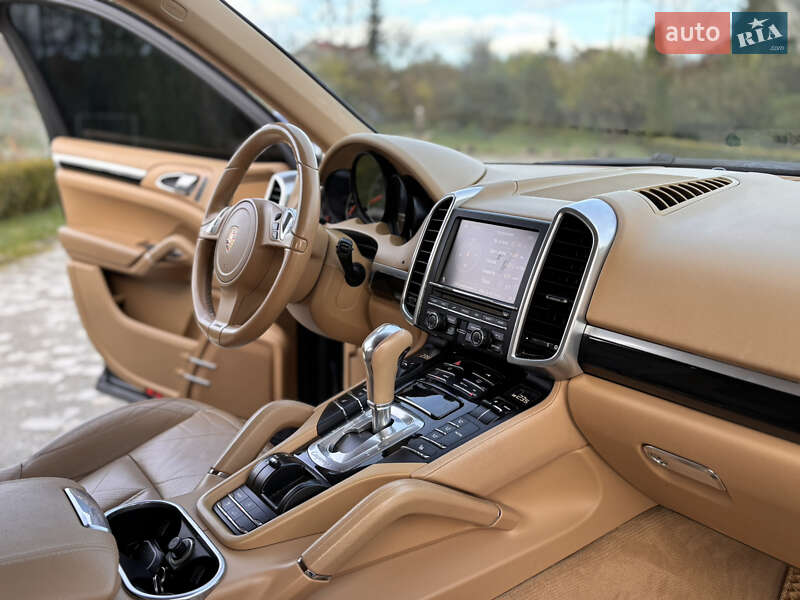 Позашляховик / Кросовер Porsche Cayenne 2011 в Тернополі