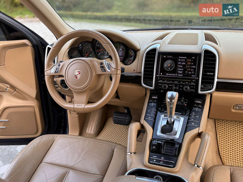 Позашляховик / Кросовер Porsche Cayenne 2011 в Тернополі