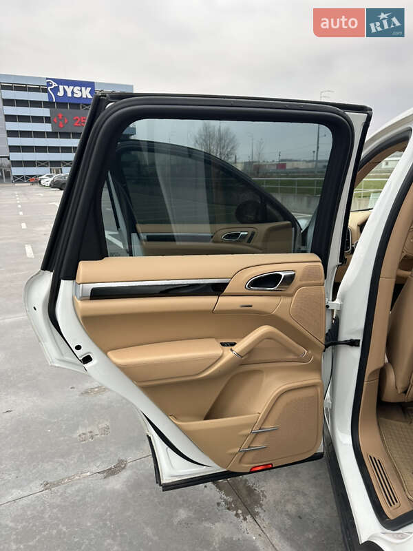 Внедорожник / Кроссовер Porsche Cayenne 2013 в Киеве фото 8 Внедорожник / Кроссовер Porsche Cayenne 2013 в Киеве