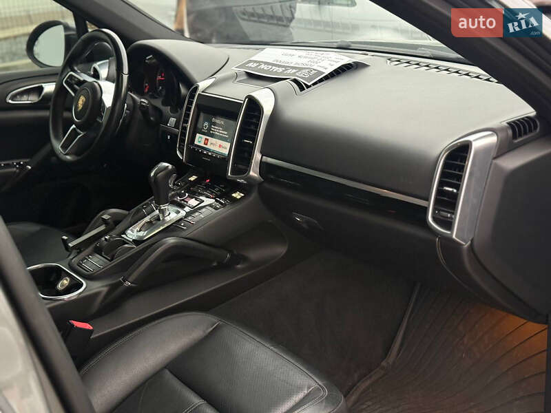 Внедорожник / Кроссовер Porsche Cayenne 2014 в Ровно