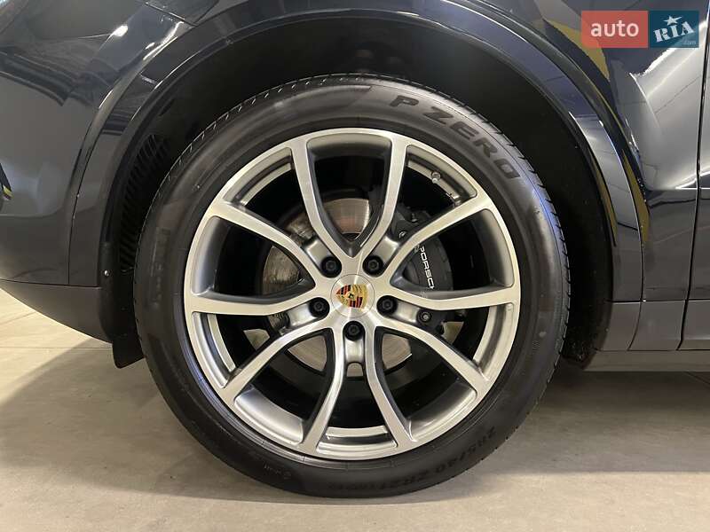 Позашляховик / Кросовер Porsche Cayenne 2021 в Києві